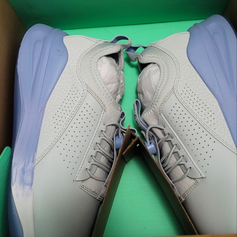 Brand NEW Clove Nurisng Shoes
